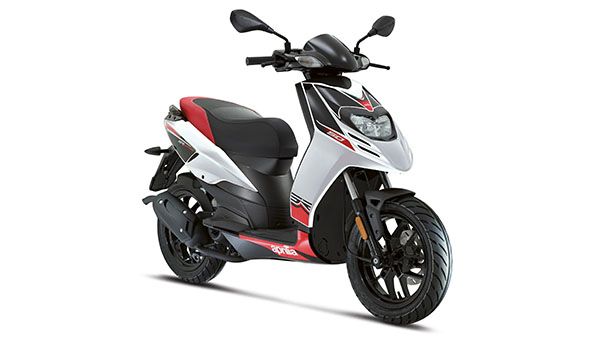 /photos-motos/Aprilia/SR_MOTARD/aprilia_sr_motard_50_blanc /photos-motos/Aprilia/SR_MOTARD/aprilia_sr_motard_50_blanc